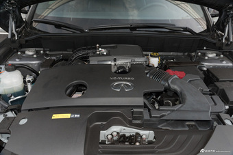 2018款英菲尼迪QX50 2.0T自动四驱豪华版