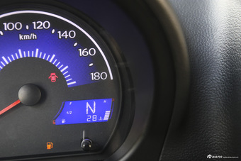 2016款吉利熊猫1.0L AMT酷趣版