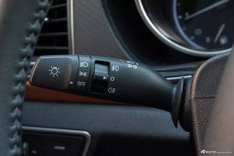 2018款众泰T300 1.5L自动尊贵型