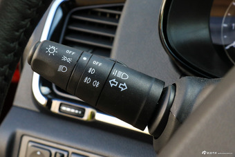 2017款风神AX5 1.4T手动趣尚型