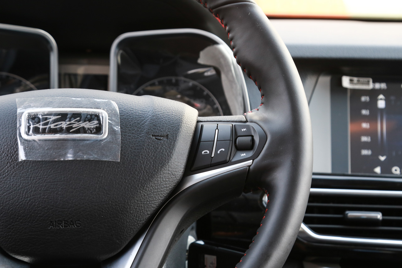 2016款大迈X5 1.5T手动豪华7座型 国五 萨丁白