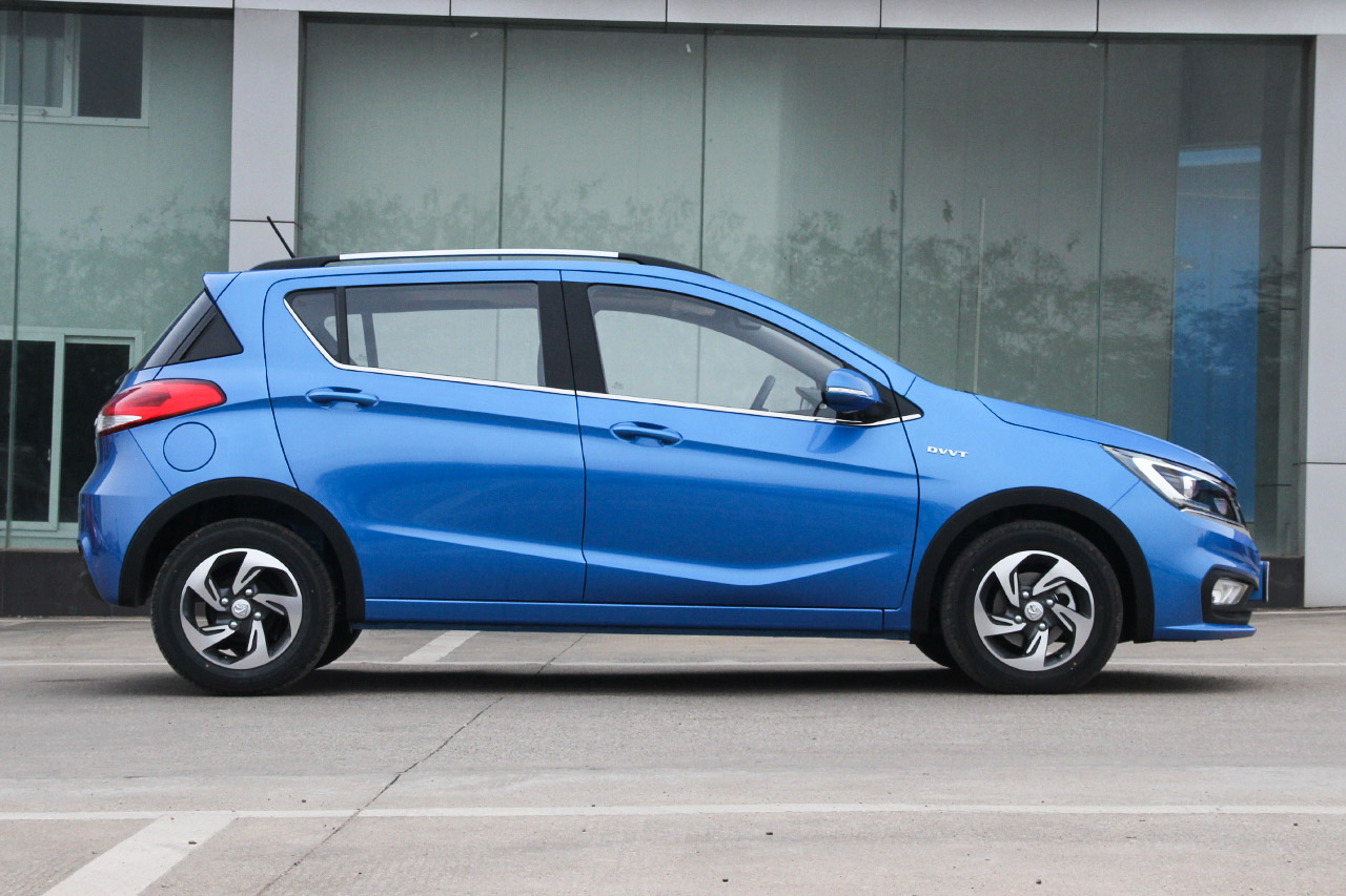 2017款宝骏310 1.5L自动豪华型