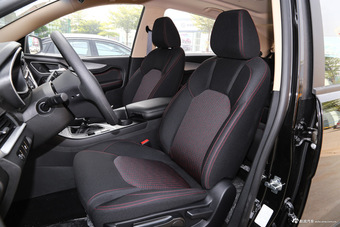 2017款宝骏560 1.5T 手动舒适型7座 