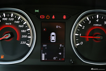 2016款东南DX3 1.5L手动尊贵型