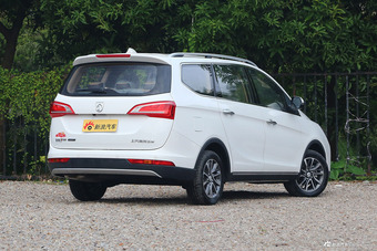 2017款宝骏730 1.8L iAMT豪华型7座