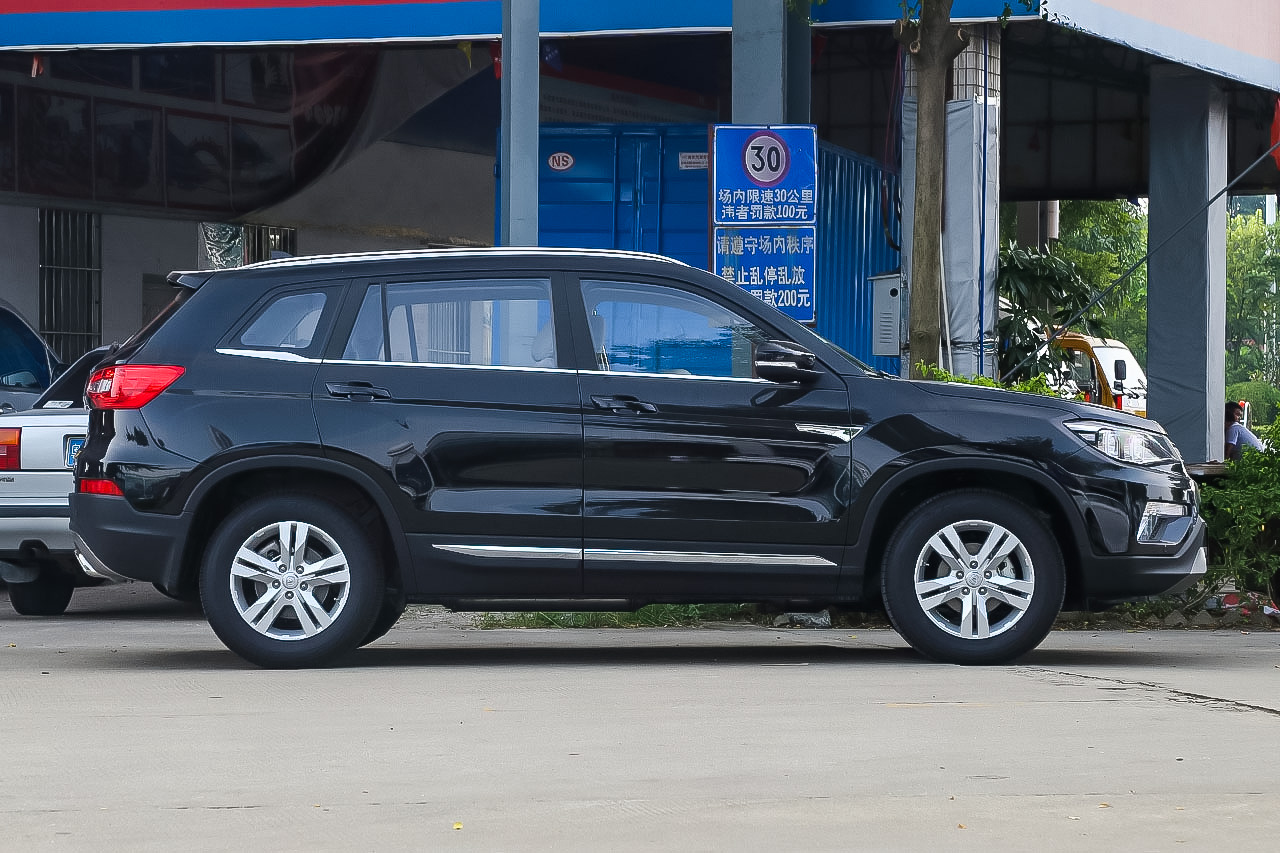 2016款长安CS75 1.8T自动尊荣型