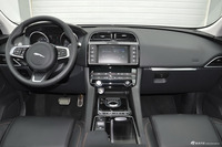 2018款捷豹F-PACE 2.0T自动四驱都市尊享版