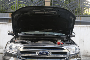 2016款撼路者2.0T自动四驱豪华版汽油