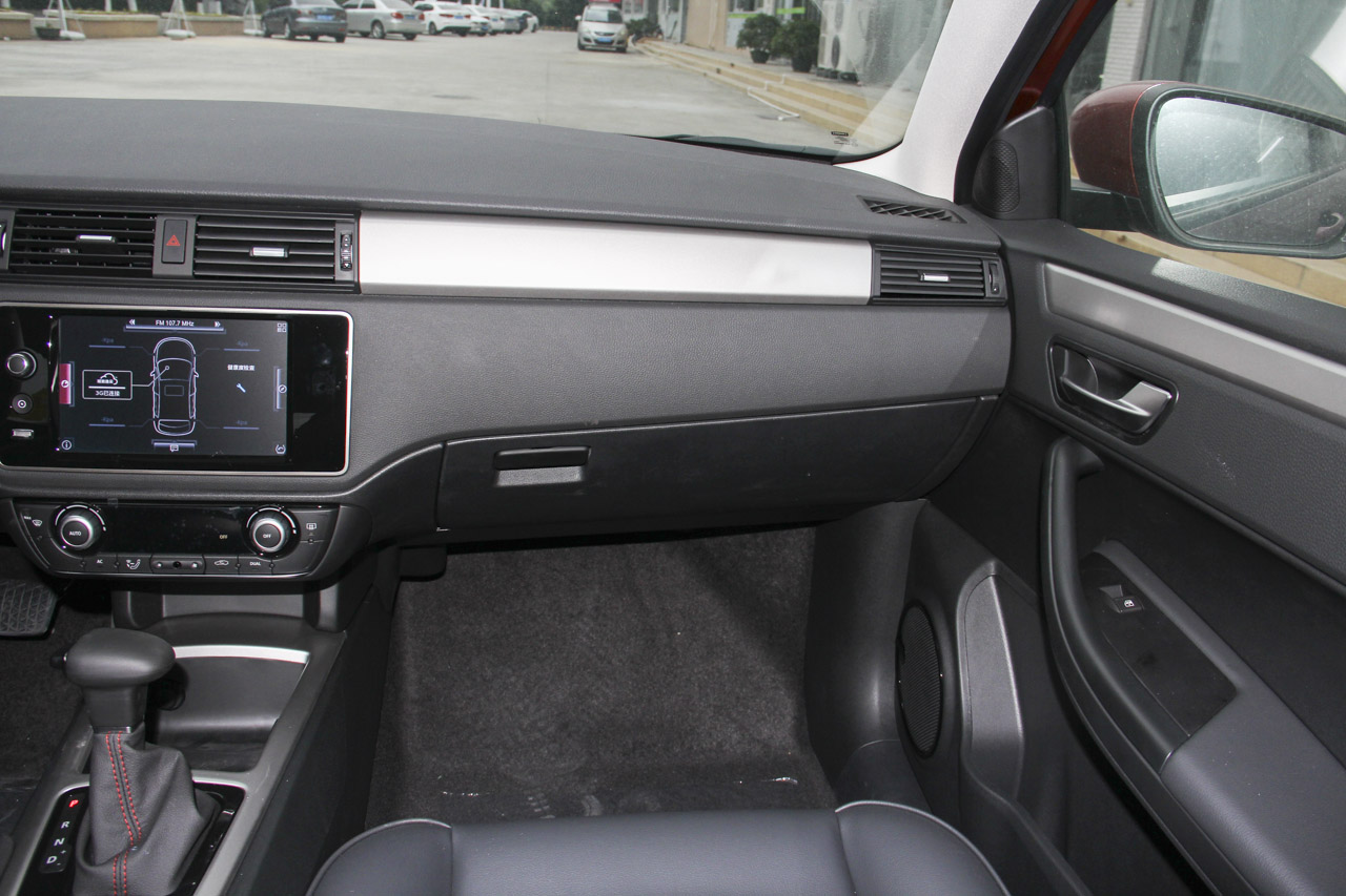 2016款观致3两厢1.6T自动致酷型