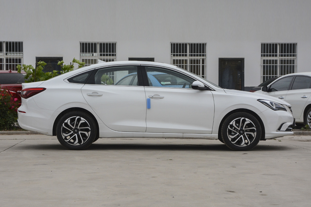 2018款逸动1.6L GDI手动尊尚型