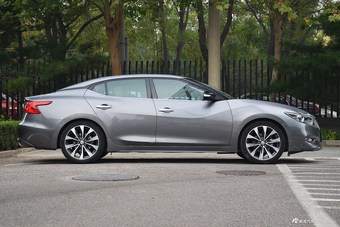 2016款西玛 2.5L自动XV至尊版 钨钢灰