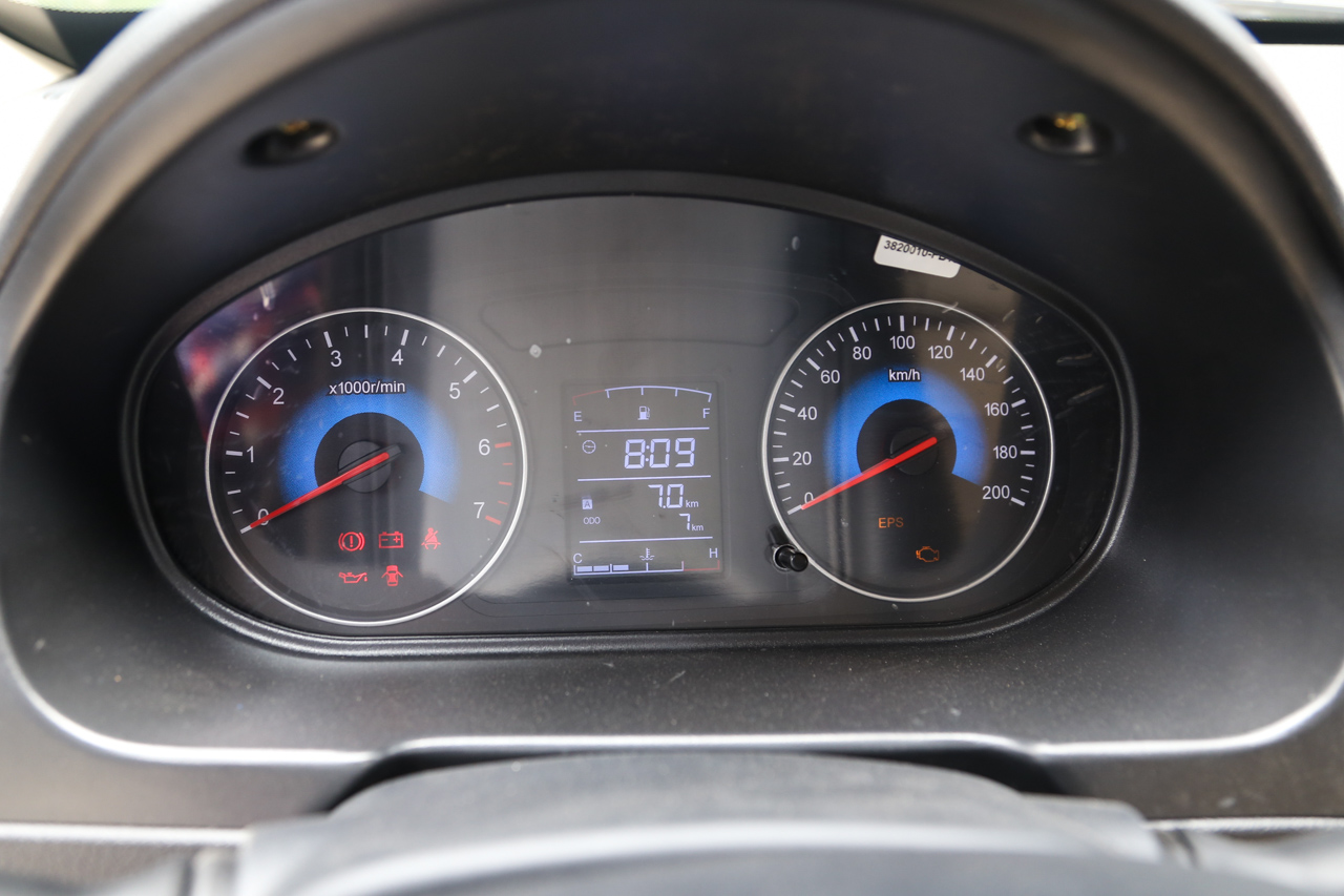 2016款风光370 1.5L手动标准型7座 摩卡棕