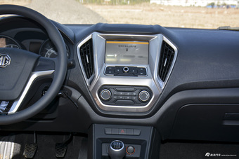 2016款名爵锐行1.5L手动超值豪华版