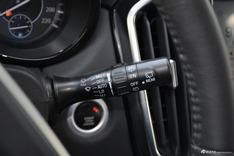 2016款驭胜S350 2.0T自动四驱汽油超豪华版5座