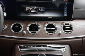 2018款奔驰E级改款2.0T自动 300L 时尚型