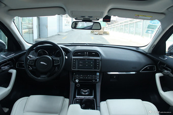 2016款捷豹F-PACE 2.0T自动R-SPORT运动版图片