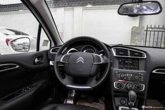 2015款雪铁龙C4L 1.8L自动尊贵版