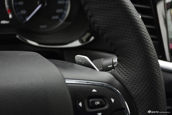 2017款传祺GS7 320T 2.0T两驱豪华智联型