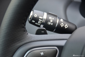 2016款揽胜极光2.0T自动倾橙限量版