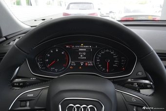 2018款奥迪Q5L 2.0T自动40 TFSI荣享进取型