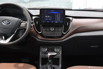 2017款森雅R7 1.6L 自动尊贵型