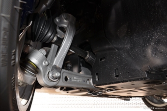 2018款宝马7系740Li 3.0T自动尊享型M运动套装xDrive黑焰版