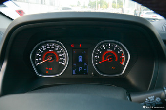 2018款东南DX3 1.5L手动豪华型