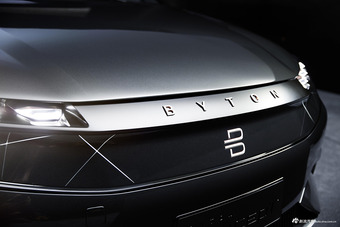 图集|刷脸开门配全球最大屏  拜腾首款车型发布