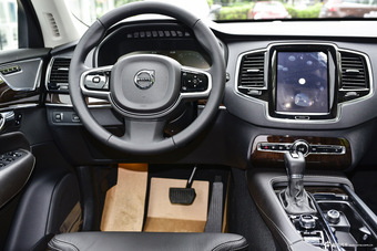 2015款沃尔沃XC90 2.0T自动 T6智雅版7座