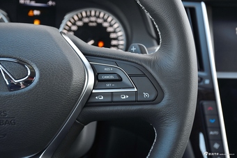 2018款英菲尼迪Q50L 2.0T自动豪华运动版