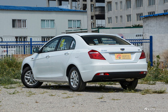 2017款吉利帝豪1.5L手动三厢百万款向上版