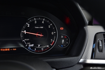 2019款宝马3系2.0T自动运动曜夜版320i M