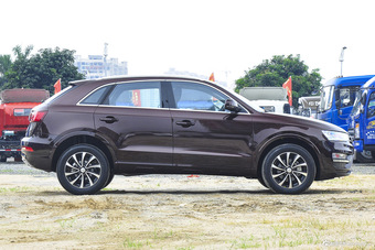 2016款众泰SR7 1.5T手动魔方之心版