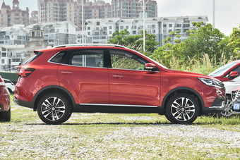 2018款荣威RX3 1.6L CVT旗舰版