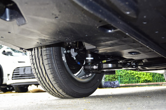 2016款雷凌双擎1.8L自动精英天窗版