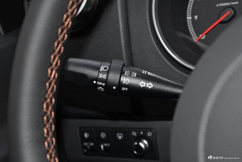 2016款北京BJ40 2.0T手动两驱尊贵版