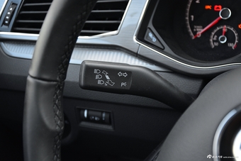 2017款上汽大众帕萨特330TSI DSG尊荣型