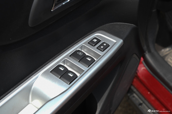 2016款风神AX3 1.5L自动尊酷型