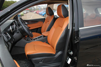 2017款宝骏560律动版1.8L iAMT尊享型