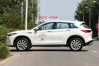 2018款英菲尼迪QX50 2.0T自动两驱时尚版