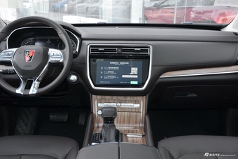 2018款荣威RX8 2.0T自动智联网四驱旗舰版