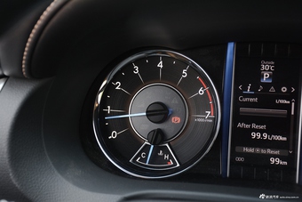 2017款Fortuner 4.0L自动 SR5 V6中东版