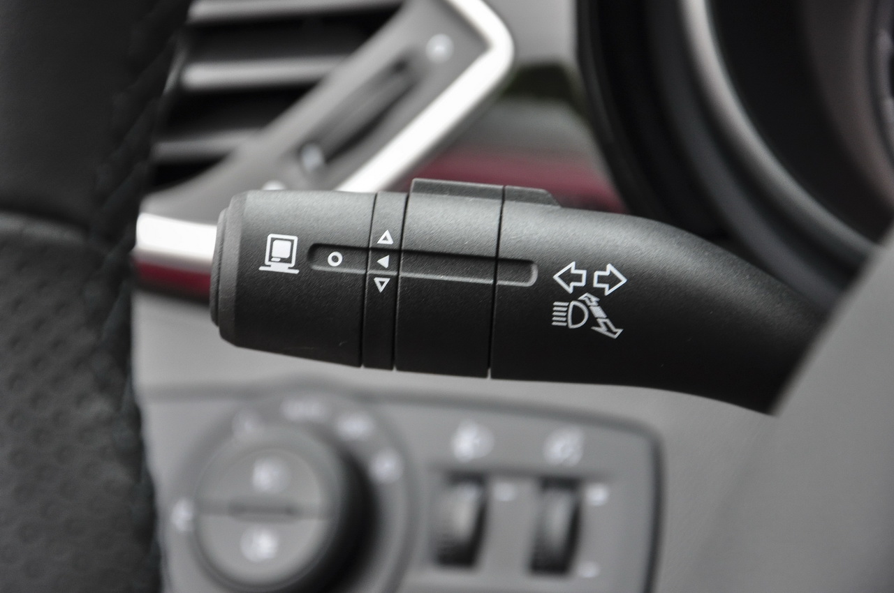 2016款锐腾 2.0T自动豪华版