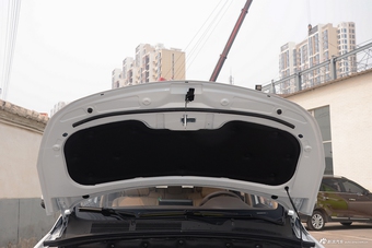 2017款宝骏730 1.8L AMT智能手动尊享型7座