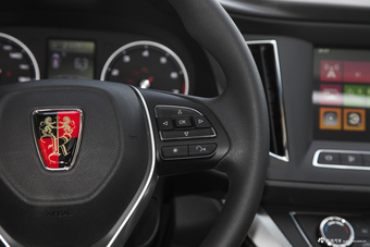 2018款荣威360 PLUS 1.5L自动尊享版