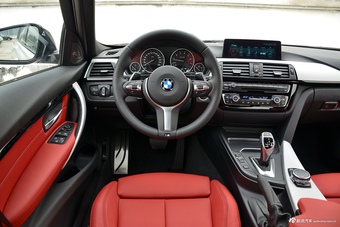 2017款宝马3系2.0T自动M运动型330i（白）