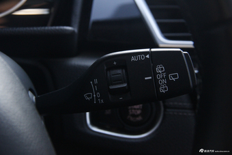 2016款宝马2系旅行车218i 1.5T自动运动设计套装 