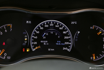 2017款大切诺基3.6L自动精英导航版