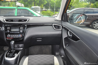 2016款逍客2.0L自动XV Prem豪华版