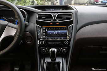 2016款海马V70 2.0L手动适·畅型 6座